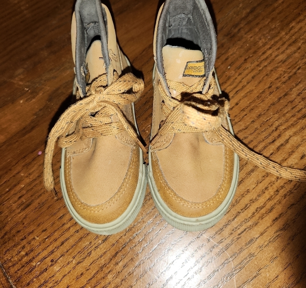 London Fog Tan Kids Sneakers